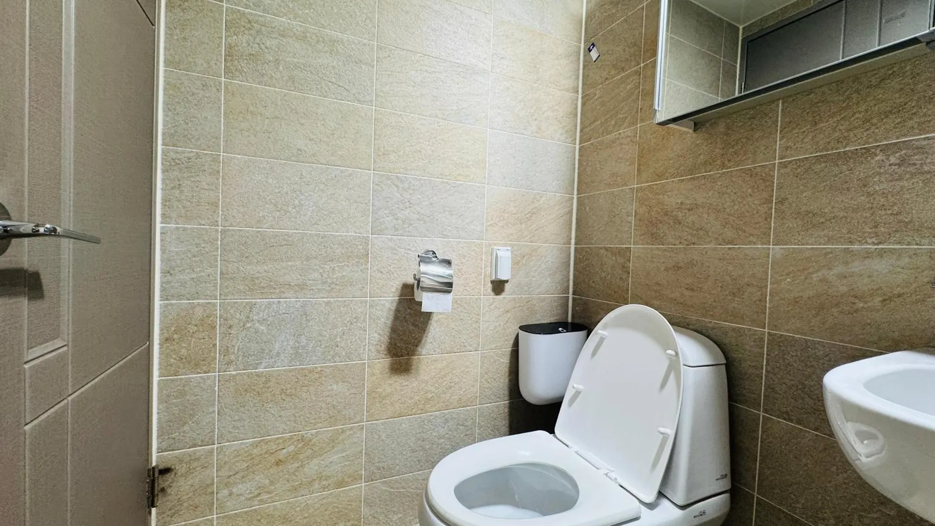Apartment Atelier Seongsu Riverside Loft Cherry Blossom Road Han River Airport Bus Seoul Südkorea
