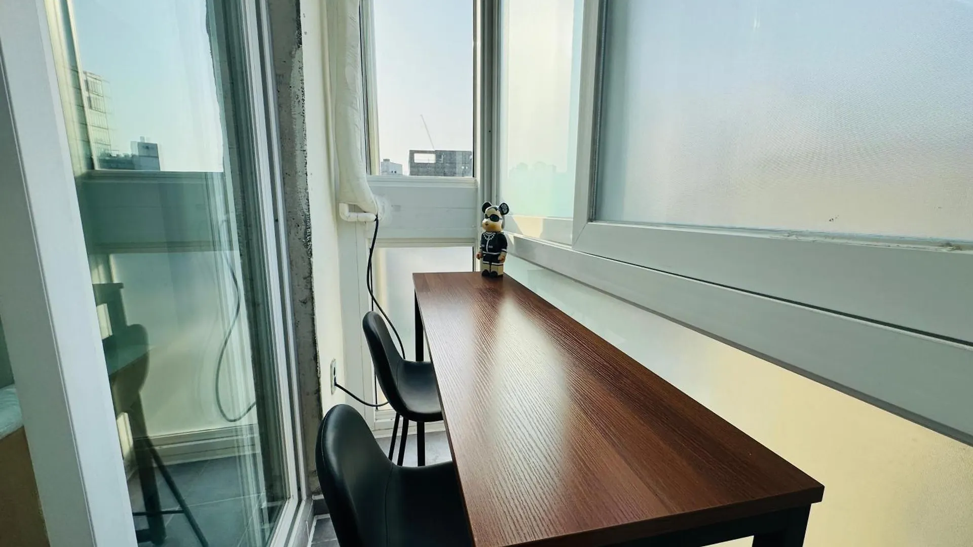 Atelier Seongsu Riverside Loft Cherry Blossom Road Han River Airport Bus Seoul